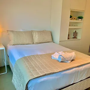 Liv - 705 , Porto Alegre Brasil